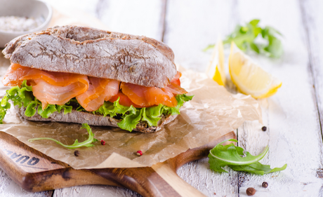 Smørbrød med røkt laks